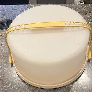 Tupperware Round Cake Carrier with Yellow Handle